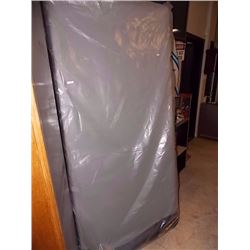 TWIN SIZE X-L BOX SPRING