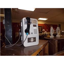 CREDIT CARD PAY PHONE - NO KEYS