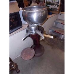 VINTAGE ELECTRIC CREAM SEPERATOR - 1930'S-1940'S