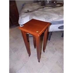 MAHOGANY PLANT STAND