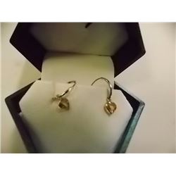 EARRINGS - 1.2CTW HEART FACETED SAPPHIRE IN 14K YELLOW GOLD SETTING - INCLUDES CERTIFICATE $800