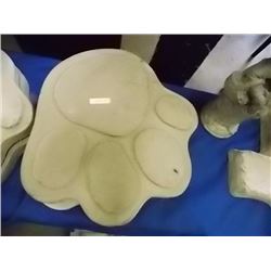 CONCRETE STEPPING STONE - PAW - LARGE