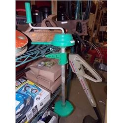 HAND CRANK OUT BOARD MOTOR