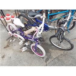 CHILD'S BIKE