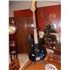 Image 1 : ELECTRIC BASE GUITAR - BARRACUDA - WITH SOFT CASE