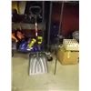 Image 1 : TELESCOPING SNOW SHOVEL - PS
