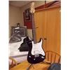 Image 1 : ELECTRIC GUITAR - RENEGADE - WITH SOFT CASE