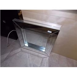 BOX MIRROR