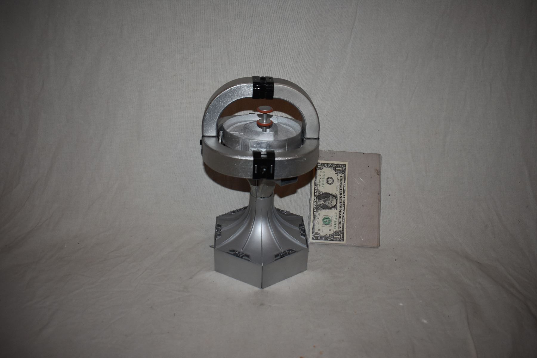 DISNEY LAB RATS SCREEN USED ALIEN SCIENCE DEVICE