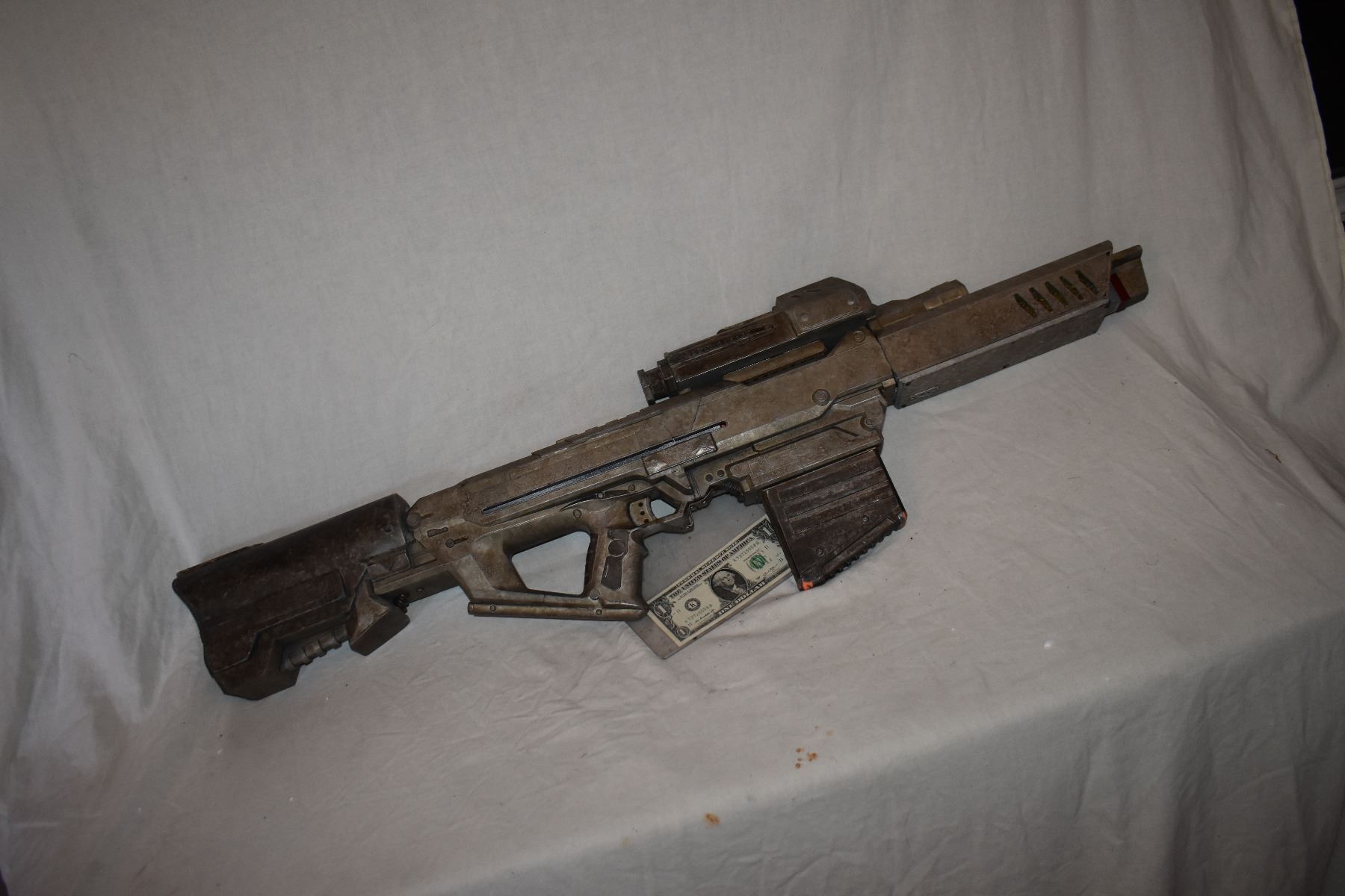 Alien Ray Riffle DISNEY SCREEN USED ALIEN BLASTER RAY GUN 02
