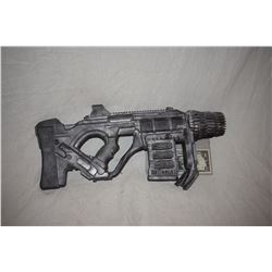 DISNEY SCREEN USED ALIEN BLASTER RAY GUN 25