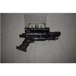 ZZ-CLEARANCE DISNEY SCREEN USED ALIEN BLASTER RAY GUN 12