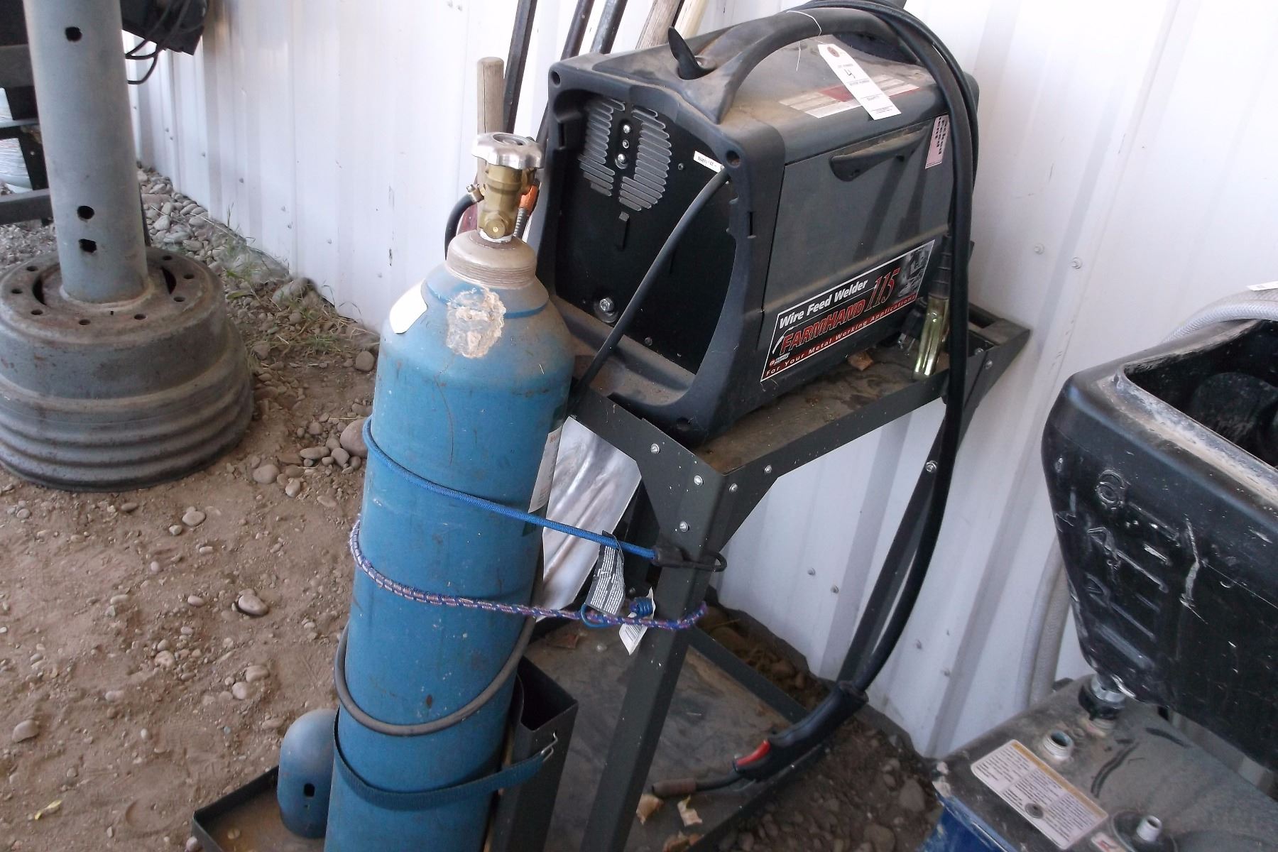 Farm Hand 115 Wire Feed Welder Bottles Leads Cart