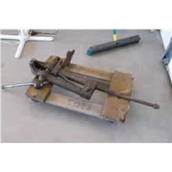 Scissor Vise