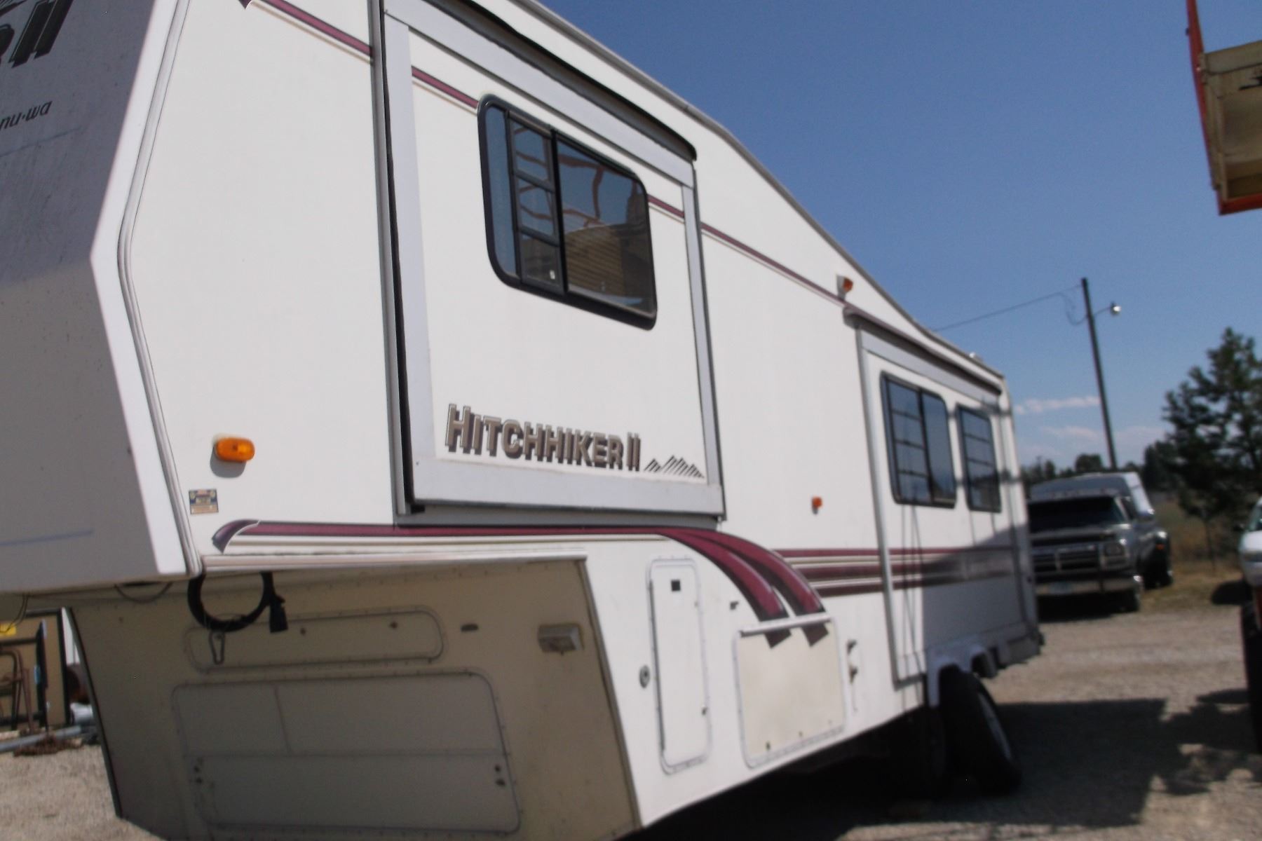 1996 Hitchhiker II 5th Wheel Travel Trailer 30" 2 Slide outs One