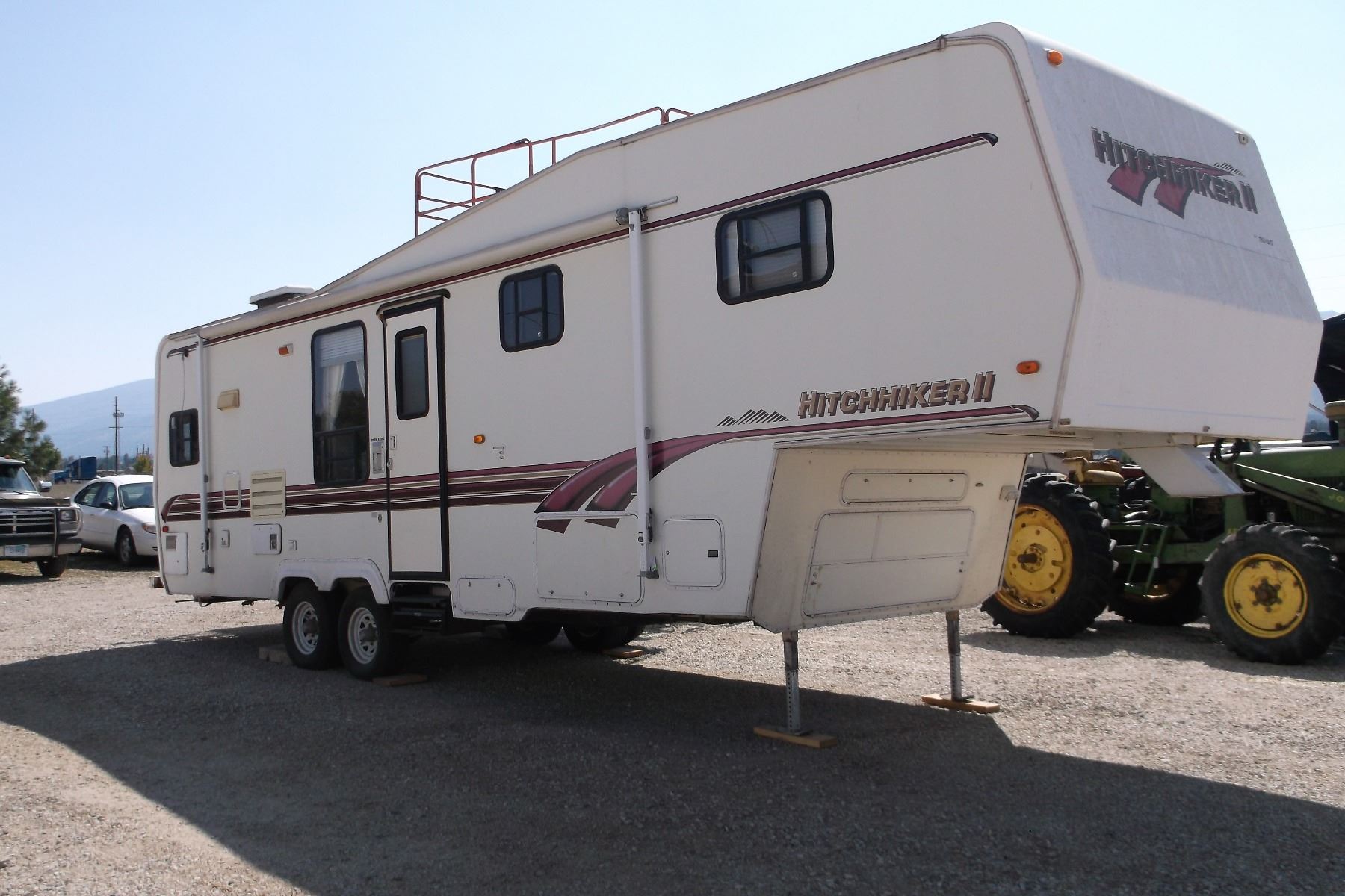 1996 Hitchhiker II 5th Wheel Travel Trailer- 30"- 2 Slide outs- One ...