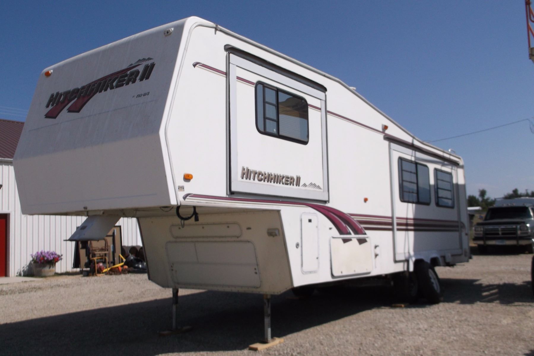 1996 Hitchhiker II 5th Wheel Travel Trailer 30" 2 Slide outs One