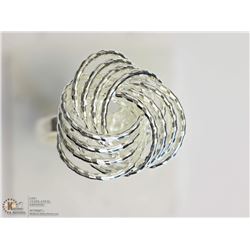 STERLING SILVER CLUSTER DESIGN RING SIZE 8.5