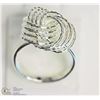 Image 2 : STERLING SILVER CLUSTER DESIGN RING SIZE 8.5