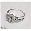 Image 1 : STERLING SILVER 7 DIAMOND FLOWER SHAPE RING SIZE 7