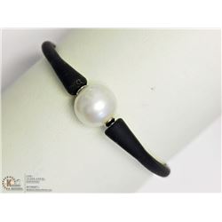 FRESHWATER PEARL & BLACK RUBBER BRACELET