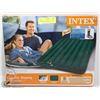 Image 1 : INTEX FULL CLASSIC DOWNY AIR MATTRESS WITH HAND