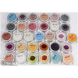 LOT OF 30+ ASSORTED SCENTSY WAX MELTS