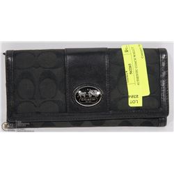 NEW AUTHENTIC COACH WALLET