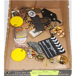 LOT OF VINTAGE PINS AND KEYCHAINS