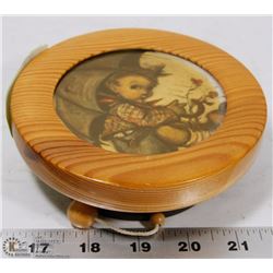 VINTAGE "REUGO EDLE" PLAYS YELLOW BIRD MUSIC BOX