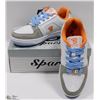 Image 1 : LEATHER UPPER LIGHT GREY/WHITE/ORANGE RUNNERS 5.5