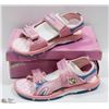 Image 1 : NEW YOUTH PINK SANDALS SIZE 40