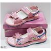 Image 1 : NEW YOUTH PINK SANDALS SIZE 41