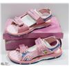 Image 1 : NEW YOUTH PINK SANDALS SIZE 41