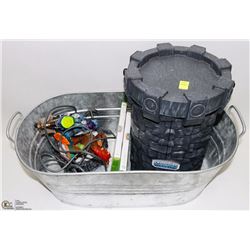 SKYLANDERS GAME W/ 13 FIGURINES