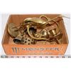 Image 1 : BOX OF VARIOUS VINTAGE BRASS ITEMS