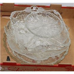 FLAT OF ASSORTED GLASS PLATTERS AND TRAYS