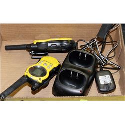 MOTOROLA HANDSET / WALKIE TALKIE WITH CHARGER