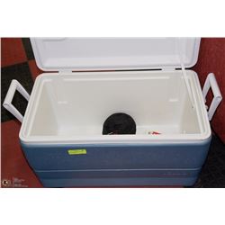 LARGE IGLOO WITH STAINLESS STEEL COOKSET