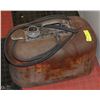 Image 1 : VINTAGE METAL BOAT GASOLINE TANK