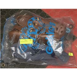 2 NEW PAIRS OF SHOES