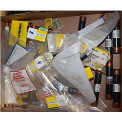 FLAT OF MANY ASSORTED FUSES