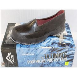 ACTON SIZE 4 RUBBER WATERPROOF SLIP-ONS