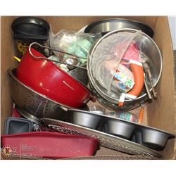 LARGE BOX W/LOTS OF BAKING ACCESSORIES