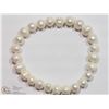 Image 3 : TWO FLEXIBLE FRESHWATER PEARL BRACELETS