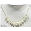 Image 1 : 10K YELLOW GOLD FRESHWATER PEARL NECKLACE