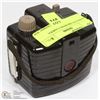 Image 1 : BAKELITE BROWNIE CAMERA