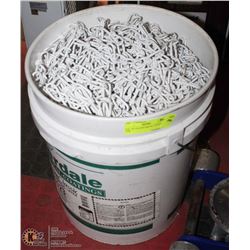 PAIL OF COATED METAL CHAIN LINK