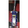 Image 1 : 1-1/2 TON MICHELIN FLOOR JACK