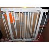Image 1 : REGALO WALK THROUGH BABY GATE MODEL 1158